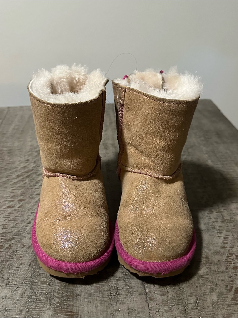 Ugg Girls toddler Boots - Tan with Pink bows